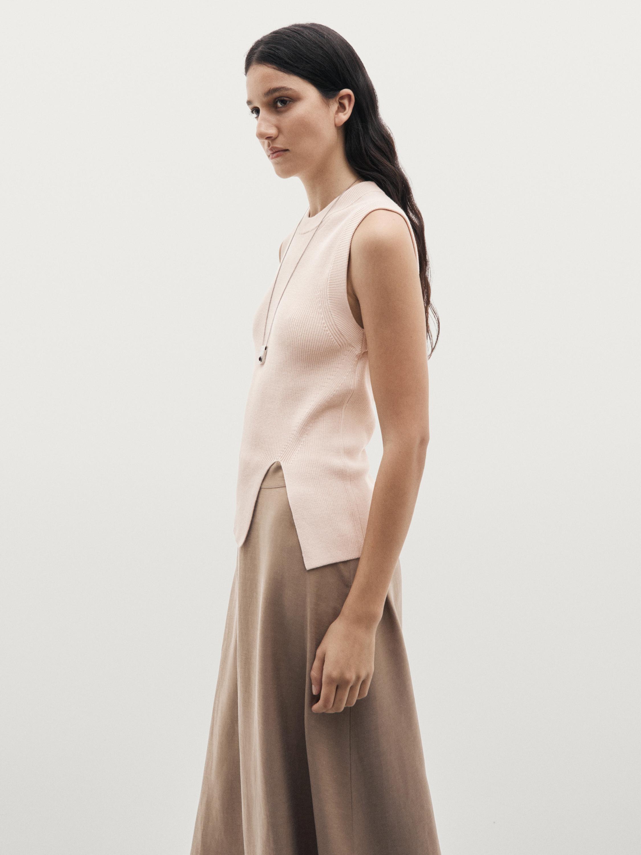 Knit top with crew neck